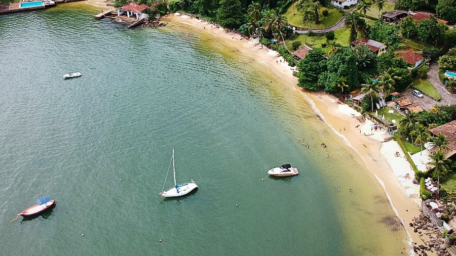 Qual praia ficar em Angra dos Reis